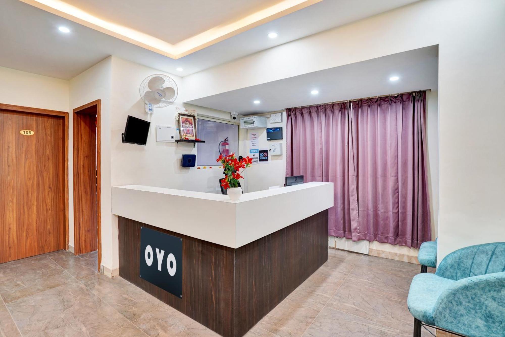 Hotel O Gayathri Metro Deluxe Bangalore Exterior foto